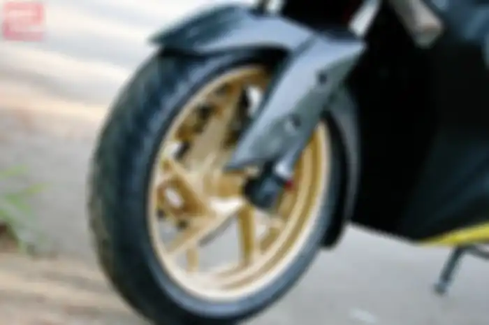 Foto ilustrasi cat pelek motor.