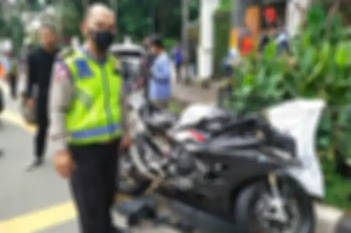 Sopir minibus terlibat kecelakaan maut di Senayan, Jakarta Pusat. Begini nasibnya usai pengendara moge tewas di rumah sakit. 