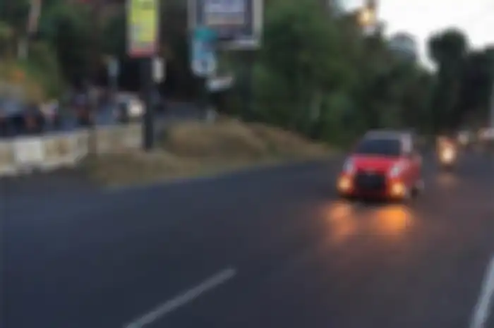 Foto ilustrasi. Pemudik lewat tanjakan gombel Semarang, mesin motor malah overheat.