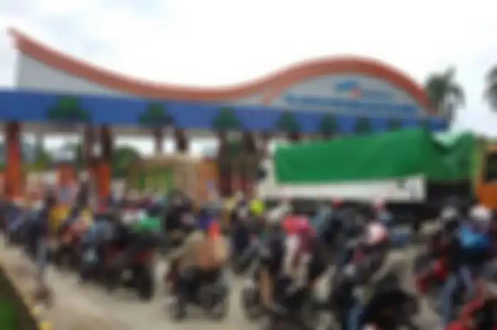 Ilustrasi mudik naik kapal di Pelabuhan. Mudik Lebaran 2023, mudik naik motor menyebrang ke Pulau Sumatera bukan lagi dari Pelabuhan Merak, melainkan Pelabuhan ini.