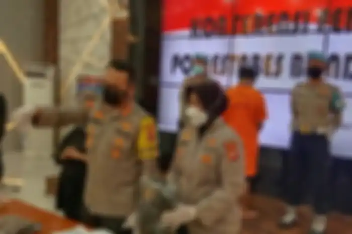 Salah satu pelaku penusukan dua orang pengunjung kafe di Bandung berhasil diringkus polisi.