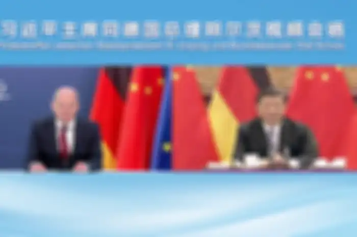 Video conference antara Presiden China Xi Jinping dan kanselor Jerman Olaf Scholz pada 9 Mei 2022