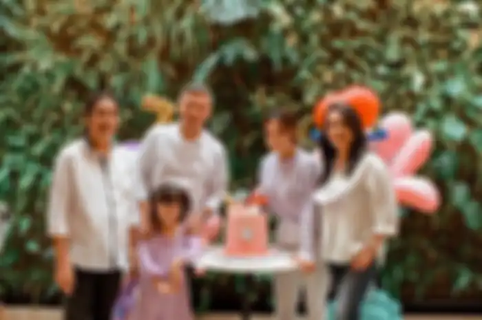 Mbak You pernah membongkar alasan Gisel cerai dari Gading Marten. Kini, orangtua Gempi terus didorong-dorong balikan demi putri mereka. 