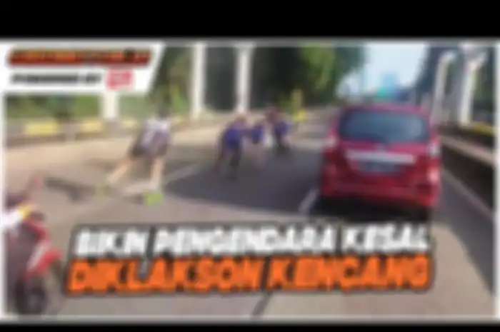 Viral video rombongan atlit sepatu roda lakukan latihan di jalan raya membuat pengendarain kesal.  