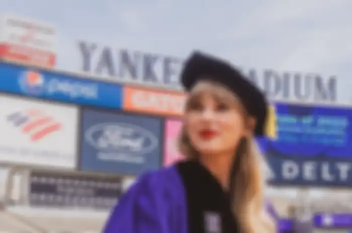 Momen wisuda Taylor Swift di Yankee Stadium