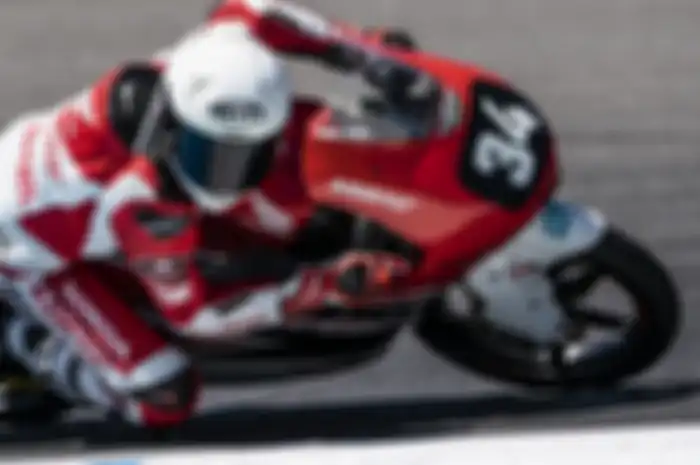 Hasil balap Race 1 JuniorGP Valencia 2022 di Sirkuit Ricardo Tormo, pembalap Indonesia Fadillah Arbi Aditama nyaris sabet poin perdana.