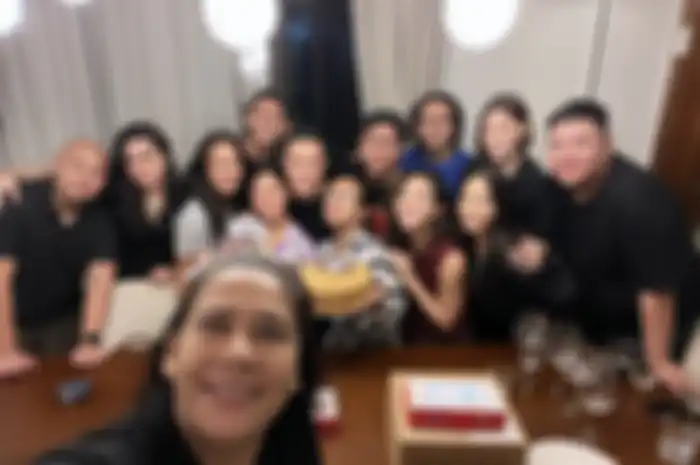 Foto postingan Gisel ungkap sosok pacar baru Naysila Mirdad. Ternyata kekasih Naysila adalah pewaris kerajaan bisnis mentereng ini. 