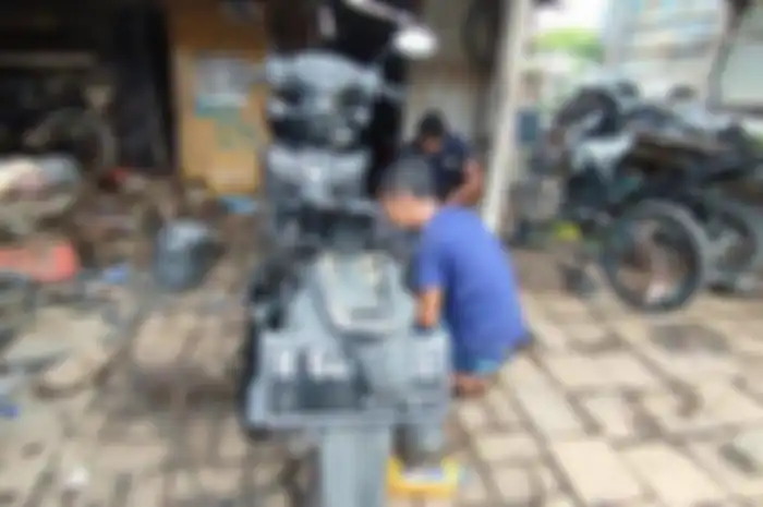 Ternyata segini biaya perbaikan motor terendam banjir rob Semarang kata sebuah bengkel, murah dan terjangkau.