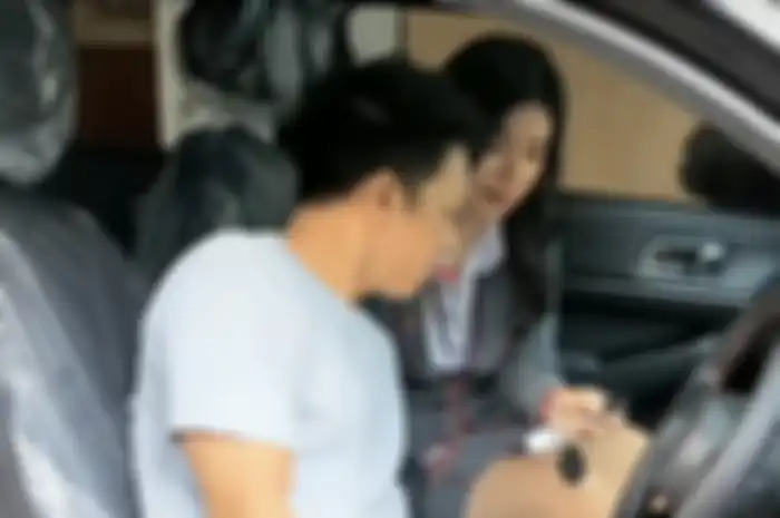 Luna Maya heran BCL minta maaf gegara disinggung soal Ariel NOAH. Namun, sang vokalis malah kepergok beli barang mewah ini. 