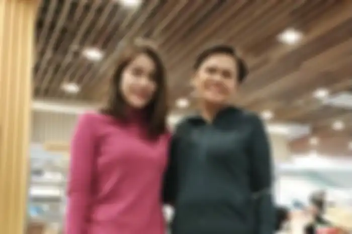 Maria Eleanor atau LIdya Pratiwi artis cantik yang dibui gegara pembunuhan model tampan diangkat anak oleh pensiunan polisi. Begini kabarnya. 