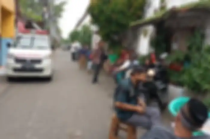 Rumah duka Raka Prayogo Putra (26) dan istrinya Nova Kharisma (23) di Jatinegara, Jakarta Timur, Kamis (26/5/2022).     Artikel ini telah tayang di Tribunnews.com dengan judul Bayi 2 Tahun Selamat, Terpental Saat Sopir Pajero Tabrak Motor Ayah dan Ibunya di Jalan MT Haryono, https://www.tribunnews.com/metropolitan/2022/05/26/bayi-2-tahun-selamat-terpental-saat-sopir-pajero-tabrak-motor-ayah-dan-ibunya-di-jalan-mt-haryono.  