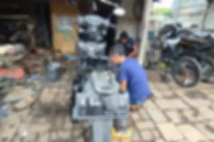Banjir rob yang terjadi di kawasan Pelabuhan Tanjung Emas, Semarang, Jawa Tengah pada Senin (23/5/2022) diakui menyulitkan banyak masyarakat.