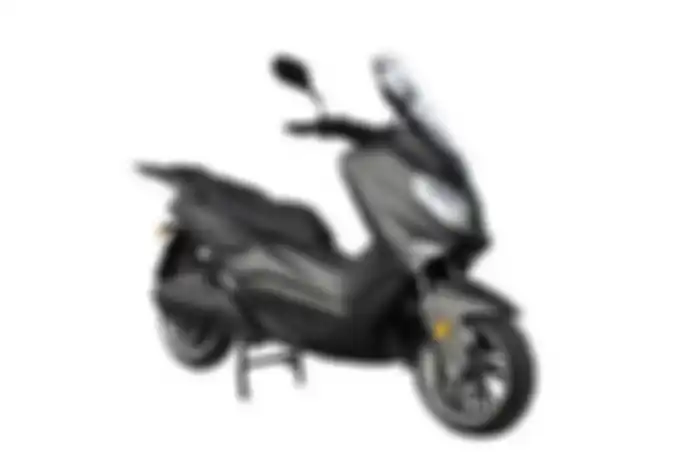 Yamaha NMAX versi listrik mampu berlari sejauh 200 km untuk sekali ngecas.