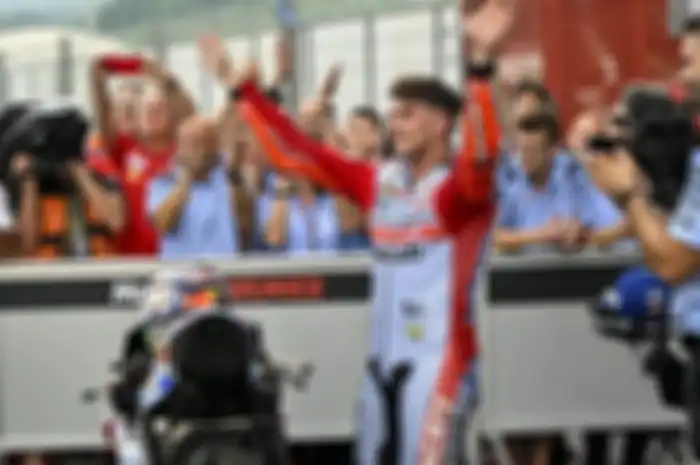 Link live streaming MotoGP Italia 2022 gratis, balap atau race malam ini, pembalap rookie Fabio Di Giannantonio gasak pole position.