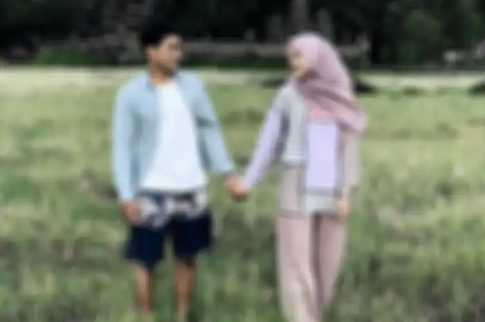 Pantas kekasih Eril anak Ridwan Kamil punya seabrek prestasi ternyata orangtuanya bukan sosok sembarangan Foto keluarganya bikin iri.