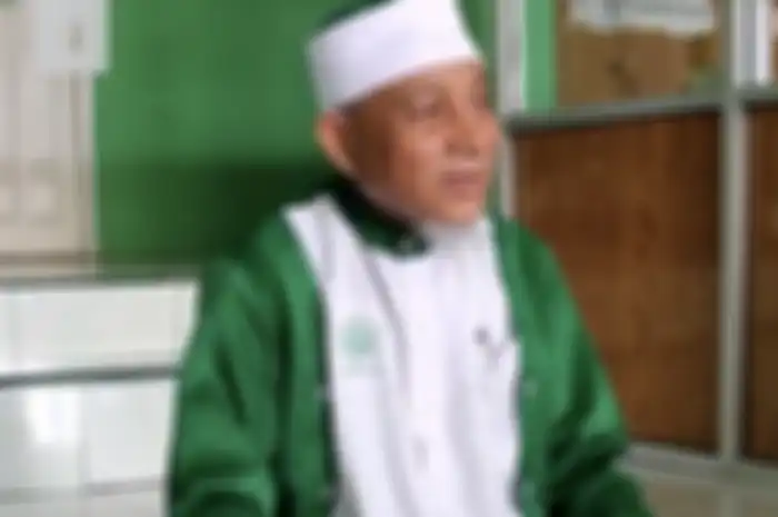 Pendiri Khilafatul Muslimin yang pamer kekuatan di jalanan itu pernah terlibat dalam kasus pengeboman Candi Borobudur. Ini foto tampangnya. 