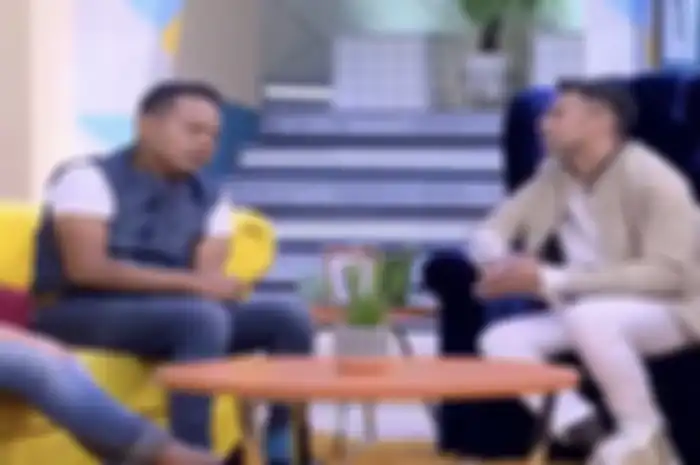 Komedian Yadi Sembako kehilangan anak usai istrinya jalani operasi besar. Sang artis yang menjual semua hartanya bikin Raffi Ahmad iba. 