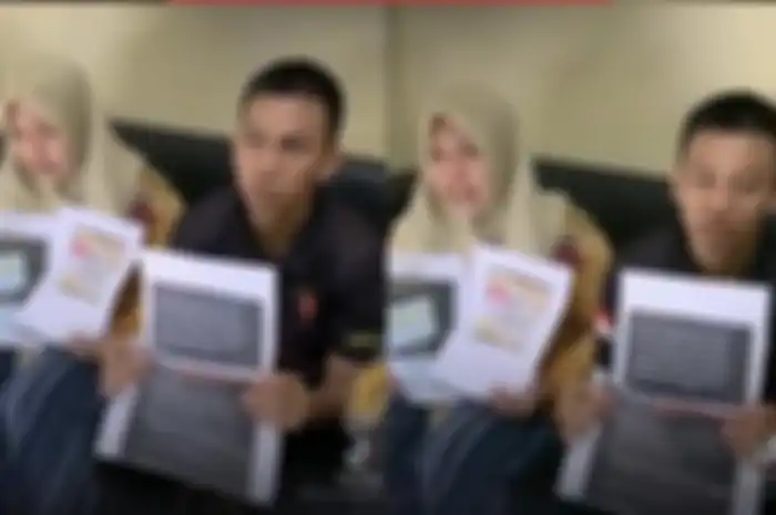 Anggota DPR Hillary Brigitta Lasut menyebarkan bukti foto Fahri calon Bintara Polri lulus tes buta warna. Begini alasannya membantu Fahri. 