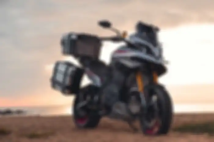  Meluncur motor listrik terbaru Energica Experia, siap diajak touring ratusan kilometer nih!