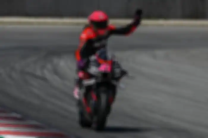 Link live streaming MotoGP Catalunya 2022 gratis, pembalap Aprilia Racing Aleix Espargaro sabet pole position sekaligus cetak rekor.