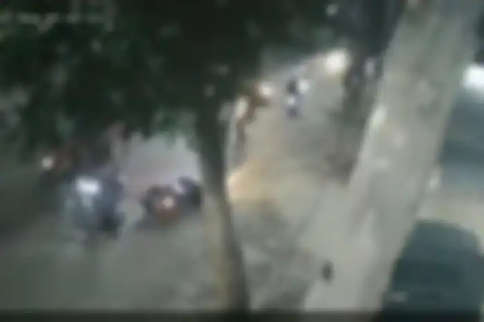 Tangkapan Layar Video Pengeroyokan Pemuda di Pekanbaru