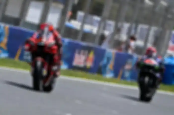 Saat Yamaha ingin meningkatkan top speed, pembalap tim Ducati Lenovo Team, Francesco Bagnaia malah sanjung YZR-M1.