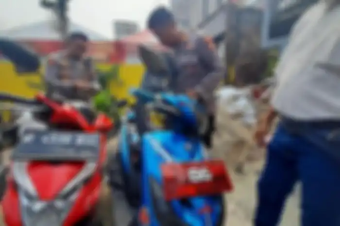 Polsek Cengkareng melakukan merazia sejumlah debt collector dan kendaraannya di wilayah Cengkareng Jakarta Barat, Senin (6/6/2022) pagi.  