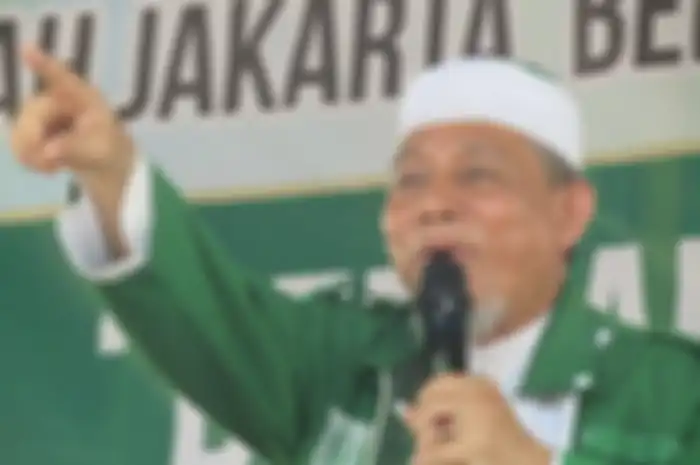 Abdul Qadir Hasan Baraja pendiri Khilafatul Muslimin dipenjara karena bom Candi Borobudur. Namun, dalangnya masih jadi misteri.