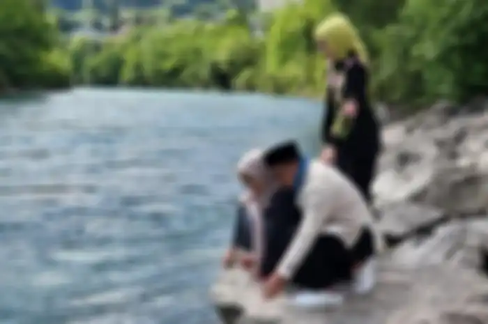 Hati ibunda Eril remuk redam. Atalia Praratya sebut DNA jenazah anaknya dinyatakan sama. Ungkapan duka dari Gisel menuai komentar.