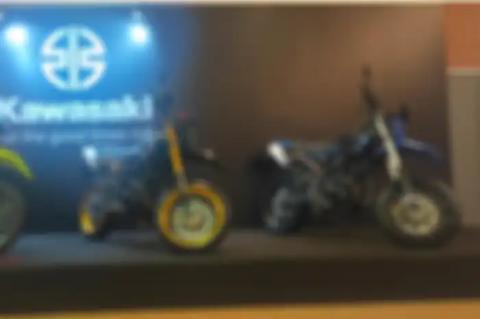 Motor terbaru Kawasaki KLX 230 2022 series yang baru diluncurkan di PRJ Kemayoran langsung banjir diskon.
