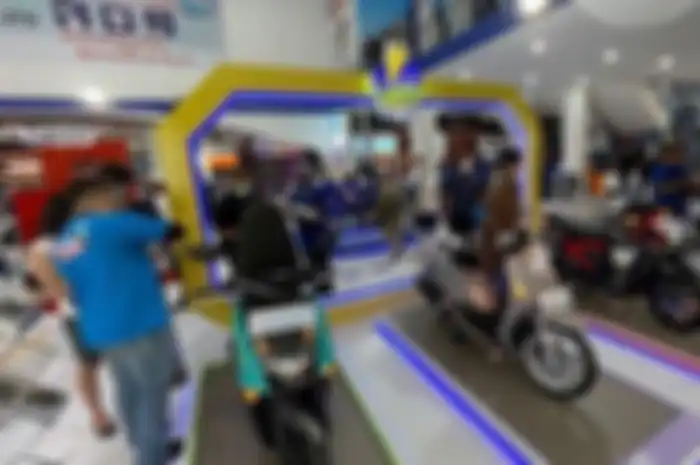 Setelah dua tahun absen, gelaran Jakarta Fair kembali hadir tahun ini. Salah satu brand otomotif yang turut meramaikan Jakarta Fair 2022 adalah Yamaha.