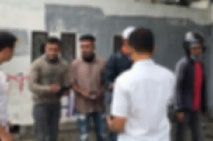 7 debt collector gadungan di Cengkareng, Jakarta Barat ditangkap polisi.