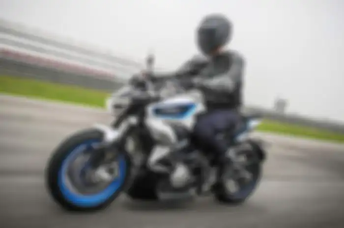 Bakal diproduksi motor listrik Kymco RevoNEX, macho bergaya naked bike. 