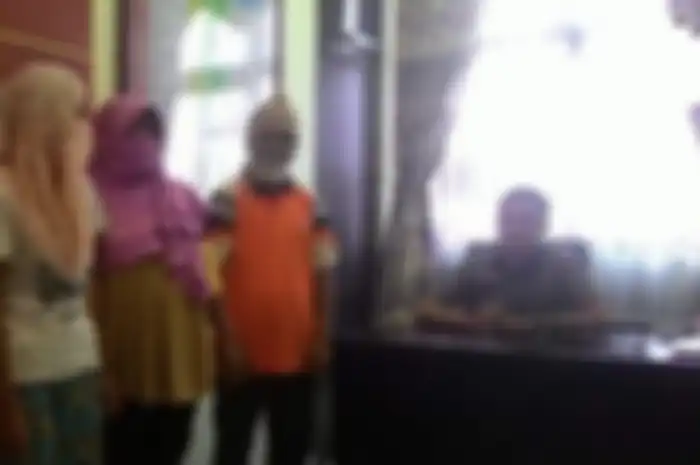 Ahnaf Arrafif sampai nekat lakukan ini di masjid demi kelabui keluarga istrinya di Jambi. Foto sosoknya bikin geram ibu mertua.