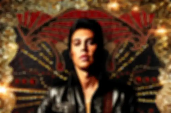 Poster film Elvis (2022) yang tayang 24 Juni mendatang di bioskop.