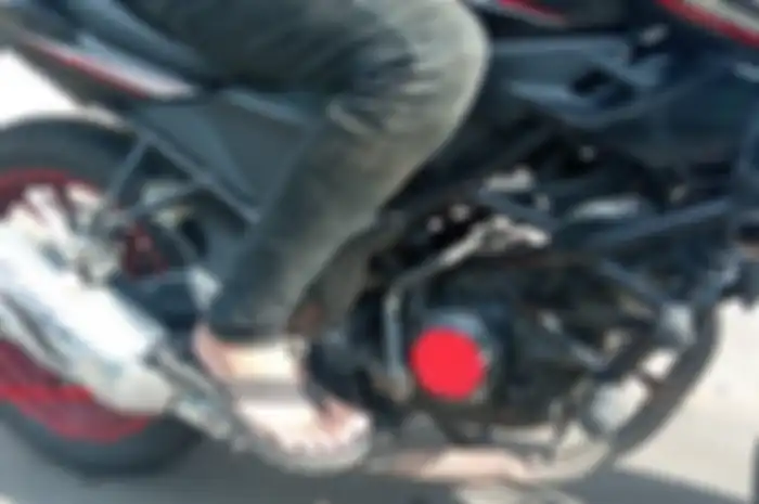 Polisi tidak akan menilang pemotor yang pakai sandal jepit, hanya diberikan himbauan akan bahayanya saat terjadi kecelakaan.