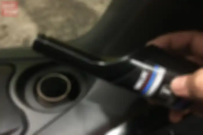 Pakai carbon cleaner untuk membersihkan ruang bakar