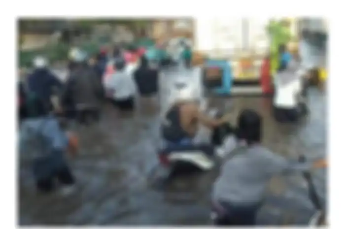 Tangkapan Layar Instagram andreli_48, Banjir rob di kawasan pelabuhan Tanjung Emas rendam Honda BeAT