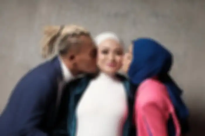 Masalah Nathalie Holscher dan Putri Delina tampaknya belum selesai. Sikapnya di momen ulang tahun anak Sule jadi sorotan.
