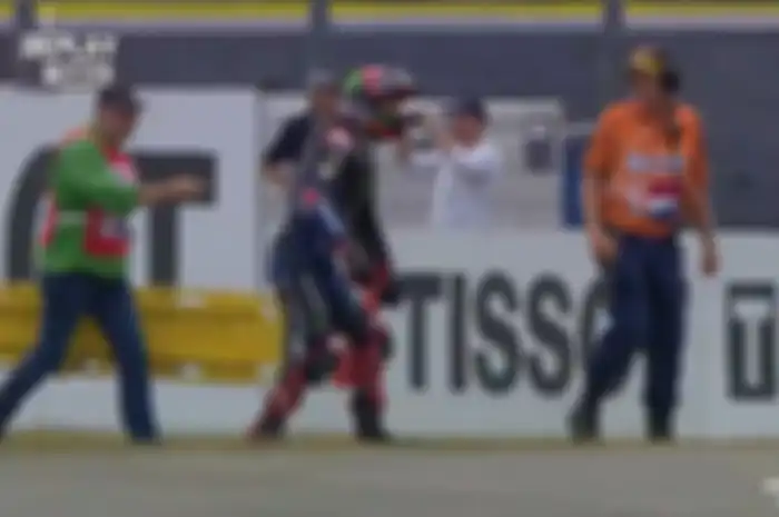 Fabio Quartararo crash kedua kalinya di tikungan 5 MotoGP Belanda 2022.