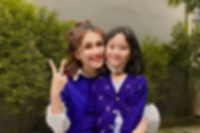 Ayu Ting Tin dan Bilqis, putrinya