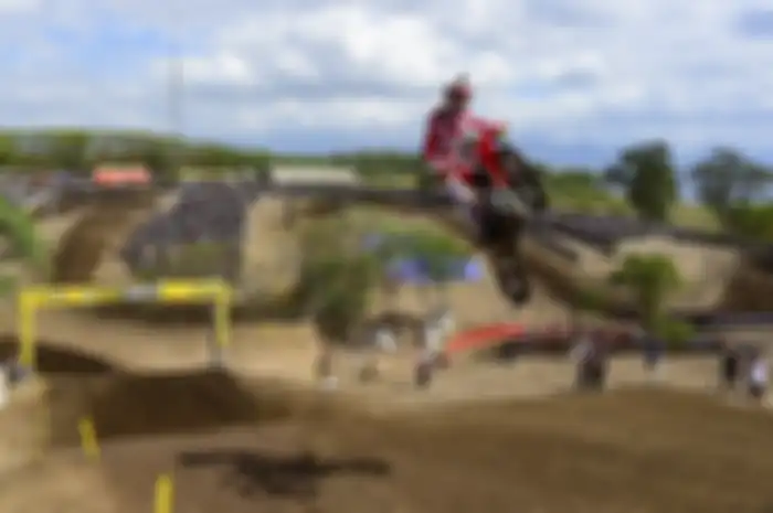 Tim Gajser sapu bersih kemenangan di MXGP Samota 2022.