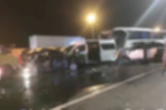 Polisi mengungkap kondisi bus Laju Prima sebelum menabrak kendaraan di tol Cipularang. Pantas korban kecelakaan alami luka parah.