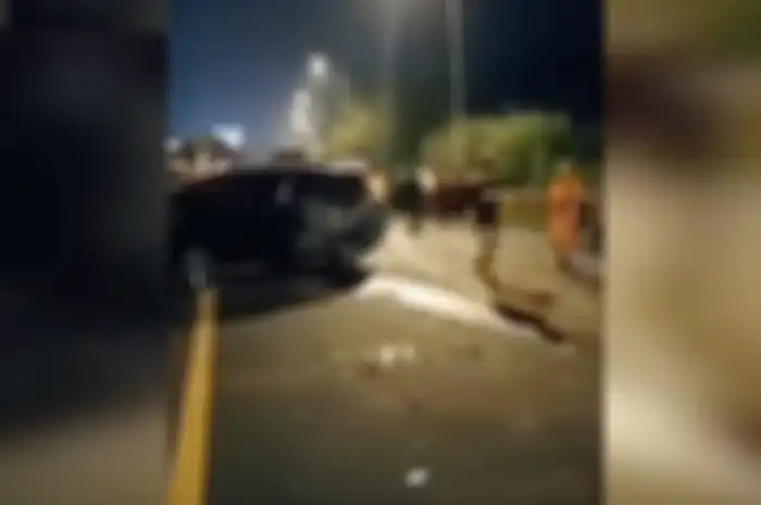 Suasana kacau pasca tabrakan di KM 92 Cipularang (26/6/2022)