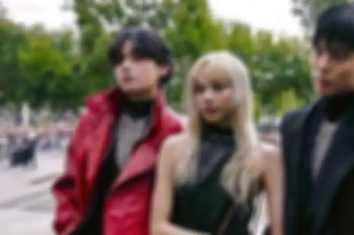 Lisa BLACKPINK, V BTS, dan Park Bo Gum