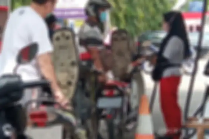 Foto ilustrasi.Ramai kabar wacana harga Pertalite naik, kriteria motor seperti apa yang cocok minum Pertalite?