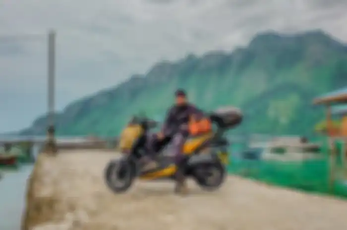 Ansar, biker Yamaha XMAX touring keliling Indonesia sampai setahun lamanya.