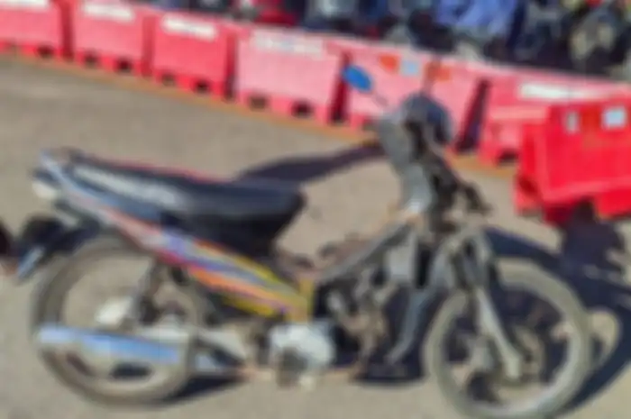 Pemotor Honda Supra meninggal dunia akibat pakaian sang istri terlilit gir motor, kejadian di Kulon Progo begini kronologinya.