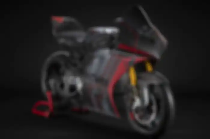 Akhirnya motor listrik Ducati V21L yang akan digunakan di balap MotoE 2023 resmi diperkenalkan.