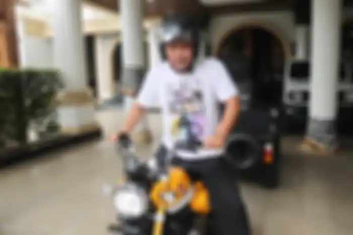 Aksi Sule Diatas Honda Monkey 125